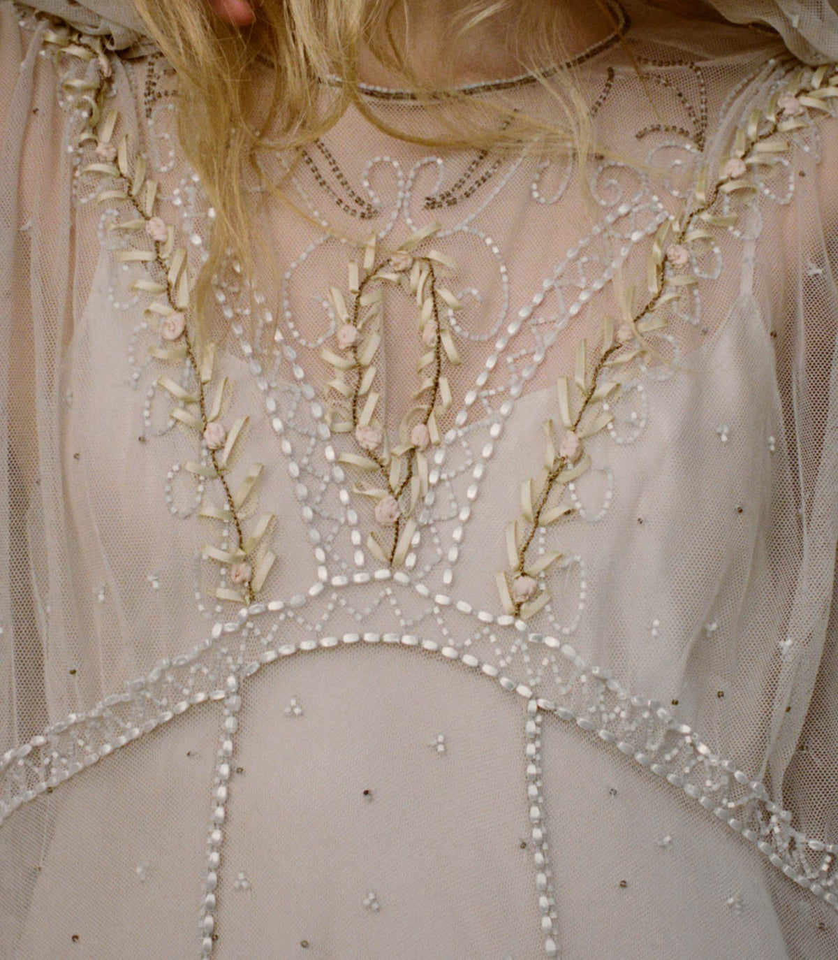 Oliana Anniversary Dress in Jardin D'amboise - view 4