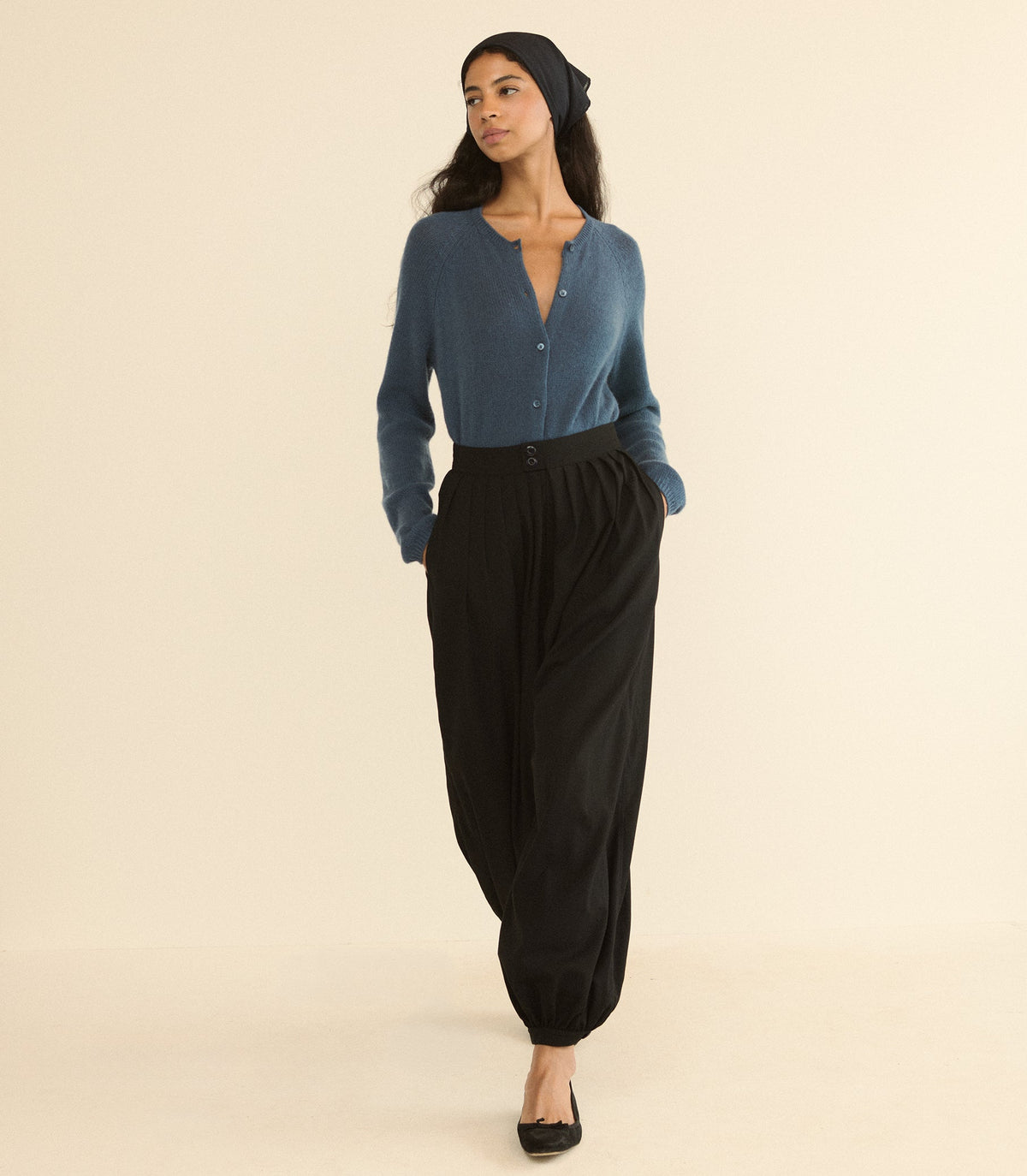 Theonie Pant in Black - view 5